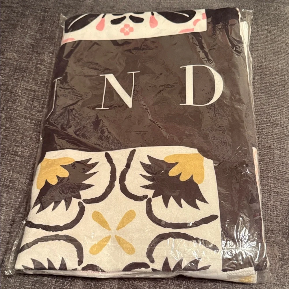 Plunder Floral Beach Towel - Pink and Gold
